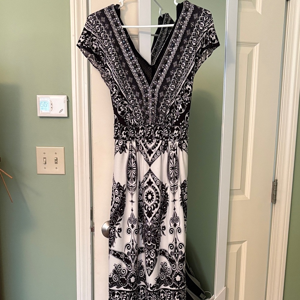Mixit Black and White Patterned Midi Dress